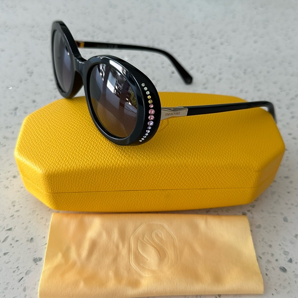 COPY - Authentic Swarovski Sunglasses 😎